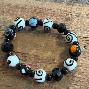 Elegant Black and White Beaded Bracelet
